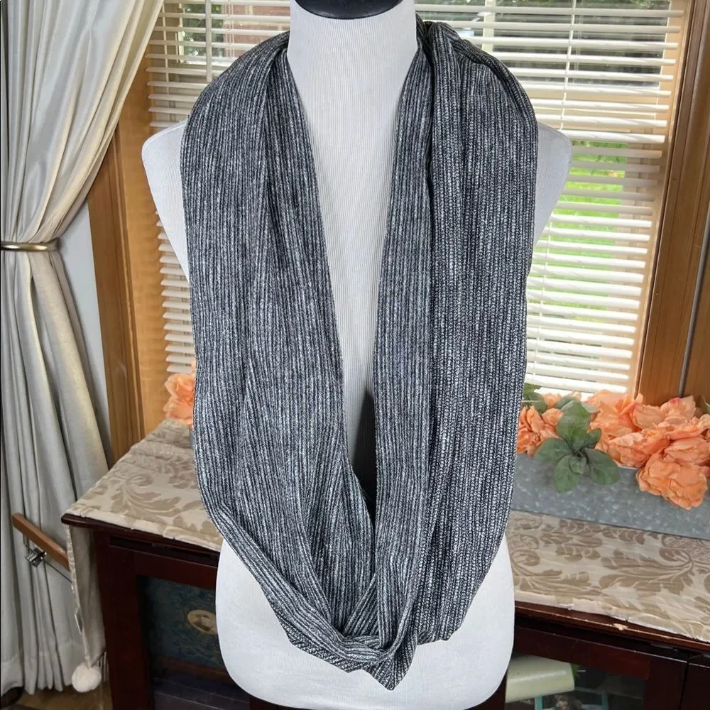 Lululemon Vinyasa Scarf *Rulu Ringspun Denim Black White